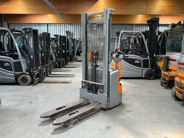 Still - exv-14c - stackers - 2019 - afbeelding 1 van  7
