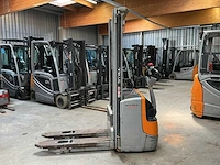 Still - exv-14c - stackers - 2019 - afbeelding 4 van  7