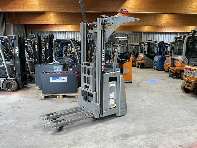 Still - exv-14i - stackers - 2020 - afbeelding 1 van  9