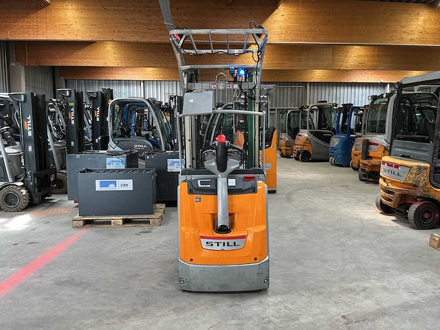 Still - exv-14i - stackers - 2020 - afbeelding 4 van  9