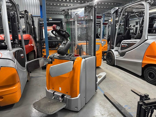 Still - exv-sf 20i - stackers - 2017 - afbeelding 1 van  5