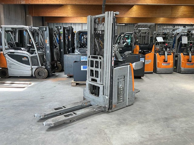Still - exv-sf14 - stackers - 2020 - afbeelding 1 van  8