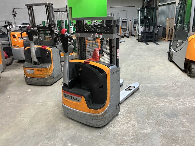 Still - exv10 - stackers - 2018 - afbeelding 4 van  6