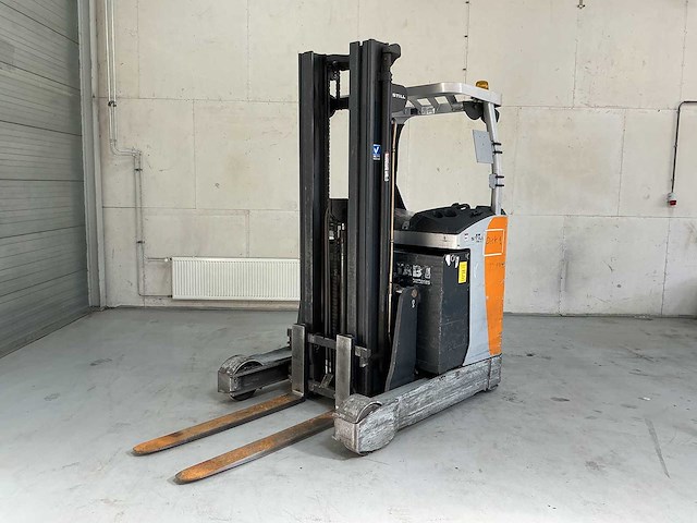 Still - fmx-17 - reach forklift - 2014 - afbeelding 1 van  11