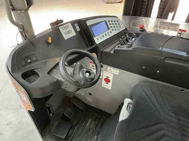 Still - fmx-17 - reach forklift - 2014 - afbeelding 9 van  11