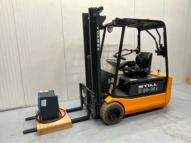 Still - r20-16 vorkheftruck triplex - sideshift - freelift - 4226 uur - acculader - afbeelding 1 van  22