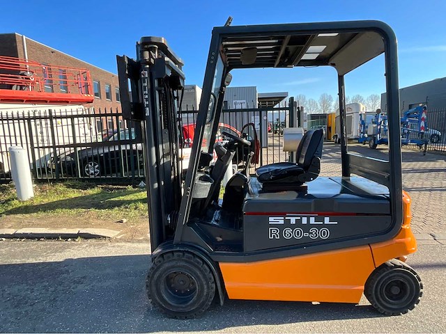 Still - r60-30 - vorkheftruck triplex - freelift - sideshift - acculader - verwarming - afbeelding 11 van  19