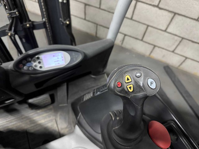 Still - rx20-20 - forklift trucks - 2013 - afbeelding 12 van  12