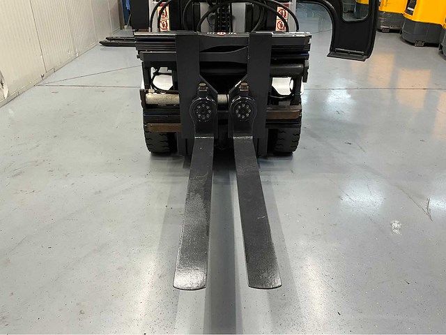 Still - rx60-25 - vorkheftruck, vorkenversteller buiten vorkenbord, triplex, freelift, sideshift, gesloten cabine - afbeelding 25 van  25