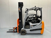 Still rx20-20 - vorkheftruck triplex - sideshift - freelift - acculader - 2020 - redline zijkant - bluespot - afbeelding 16 van  22