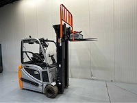 Still rx20-20 - vorkheftruck triplex - sideshift - freelift - acculader - 2020 - redline zijkant - bluespot - afbeelding 21 van  22