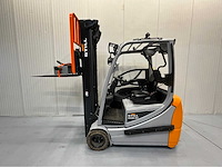 Still rx20-20 - vorkheftruck triplex - sideshift - freelift - acculader - 2020 - redline zijkant - bluespot - afbeelding 12 van  22