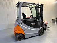 Still rx60-25 - vorkheftruck triplex - vorkensteller - freelift - sideshift- acculader - afbeelding 16 van  19