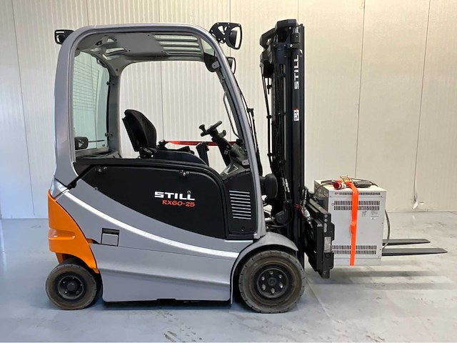 Still rx60-25 - vorkheftruck triplex - vorkensteller - freelift - sideshift- acculader - afbeelding 17 van  19