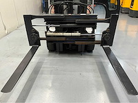 Still rx60-25 vorkheftruck 2016 triplex - vorkenversteller buiten vorkenbord - freelift - sideshift -8677 uur gesloten cabine - afbeelding 19 van  25