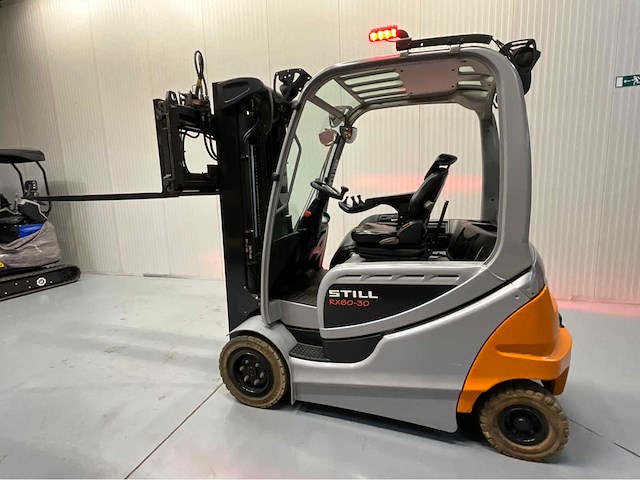 Still rx60-30 vorkheftruck triplex vorkensteller - freelift - sideshift - 2019 - 8026 uur - redline - 4.8m -bluespot - afbeelding 19 van  21