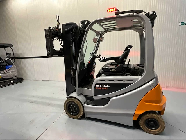 Still rx60-30 vorkheftruck triplex vorkensteller - freelift - sideshift - 2019 - 8026 uur - redline - 4.8m -bluespot - afbeelding 16 van  18