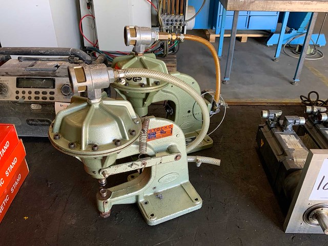 Stocko wp5021 pneumatische ringenpers (2x) - afbeelding 1 van  3