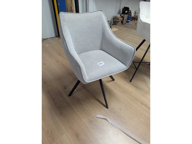 Stoel met armleuning - afbeelding 1 van  1