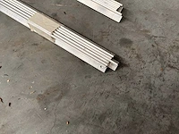 Stoel met kussens en accessoires - afbeelding 6 van  17