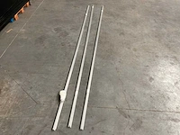 Stoel met kussens en accessoires - afbeelding 8 van  17