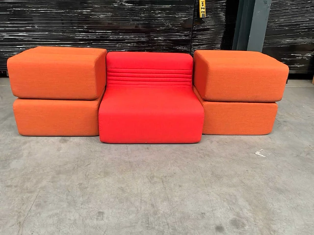 Stoel met kussens en accessoires - afbeelding 9 van  17