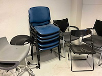 Stoelen en divers - afbeelding 4 van  8