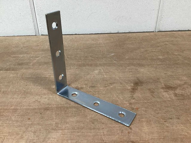 Stoelhoek 100x100x20 mm (600x) - afbeelding 1 van  2