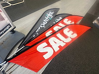 Stoepbord en 4 beachvlaggen - afbeelding 3 van  3