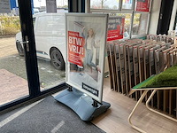 Stoepbord incl 2 vlaggen - afbeelding 1 van  2