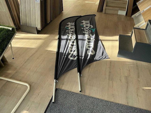 Stoepbord incl 2 vlaggen - afbeelding 2 van  2