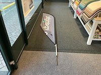 Stoepbord met 1 vlag - afbeelding 2 van  3