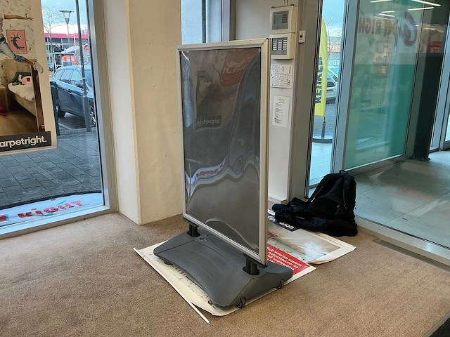 Stoepbord met 1 vlag - afbeelding 1 van  4