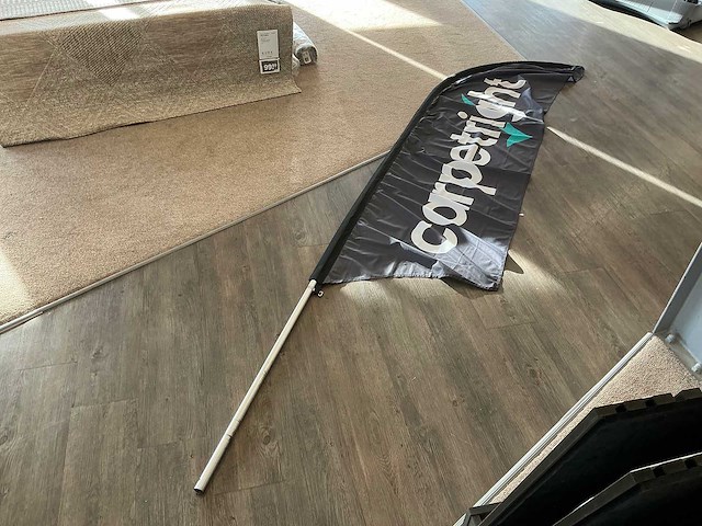 Stoepbord met 1 vlag - afbeelding 2 van  3