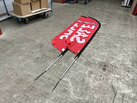 Stoepbord met 2 vlaggen - afbeelding 2 van  3