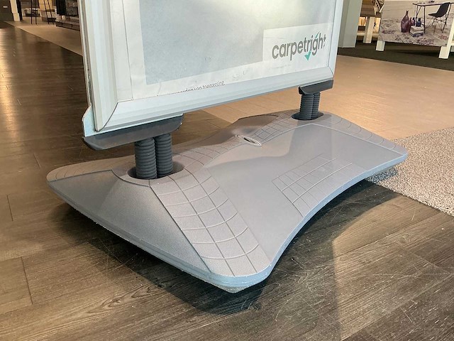 Stoepbord met 2 vlaggen - afbeelding 4 van  4