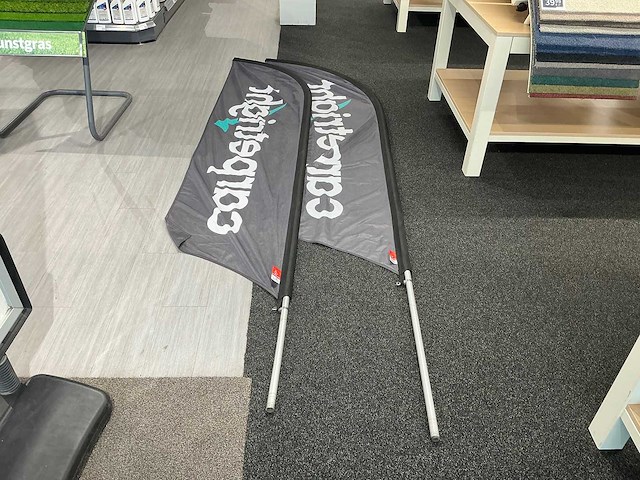 Stoepbord met 2 vlaggen - afbeelding 2 van  3