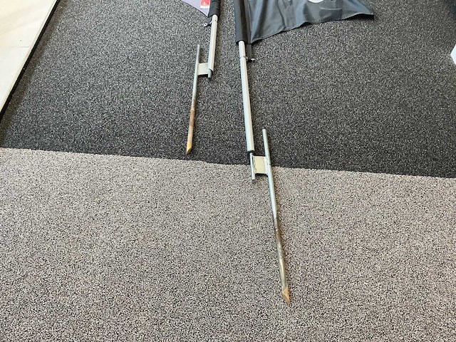 Stoepbord met 2 vlaggen - afbeelding 3 van  3