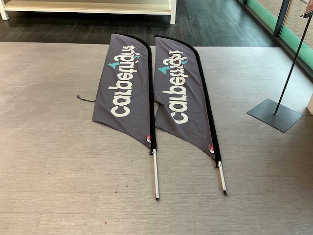 Stoepbord met 2 vlaggen - afbeelding 2 van  4