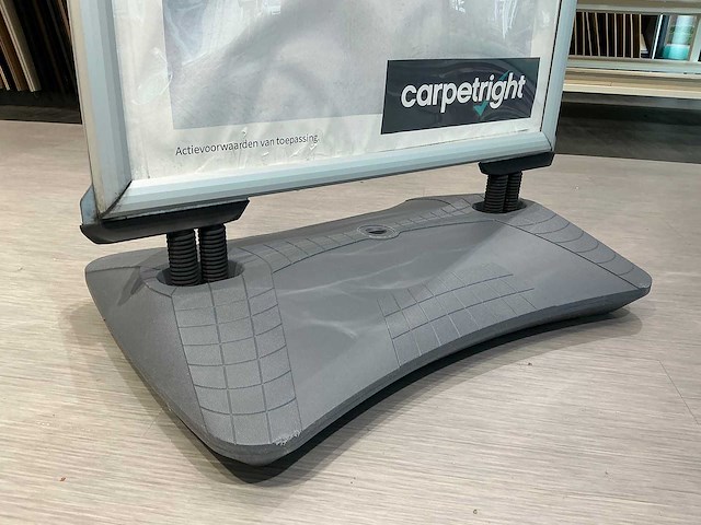 Stoepbord met 2 vlaggen - afbeelding 3 van  4