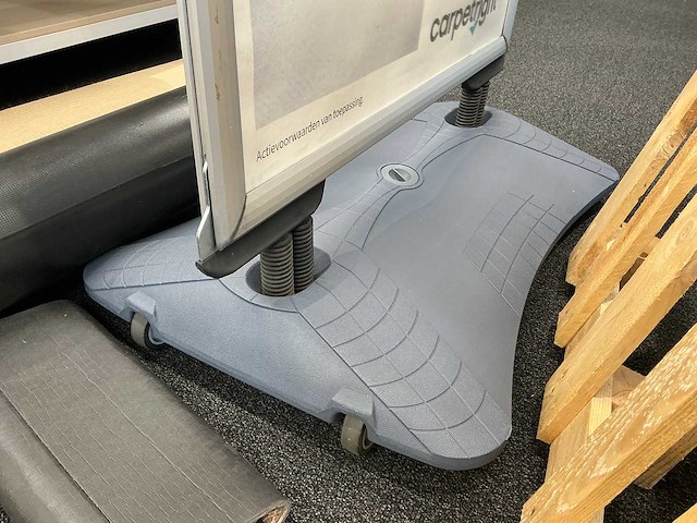 Stoepbord met 2 vlaggen - afbeelding 3 van  3