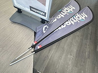 Stoepbord met twee beachvlaggen - afbeelding 3 van  3