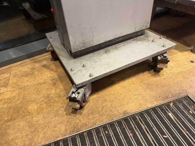 Stoepbord "vapiano" - afbeelding 2 van  2