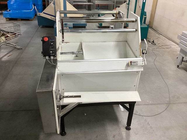 Stoffenschouw- en omwikkelmachines - afbeelding 5 van  9
