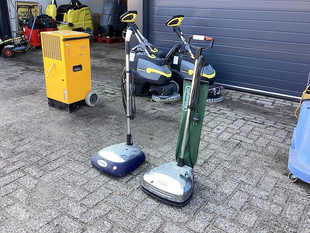 Stofzuiger (2x) - afbeelding 1 van  5