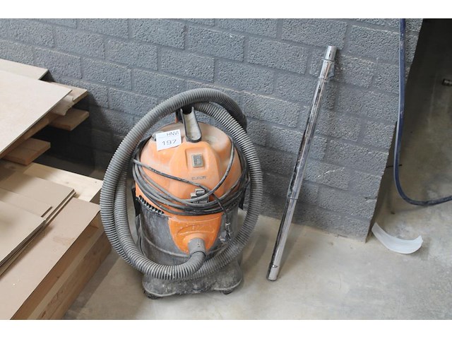 Stofzuiger eurom. zuigstang en -mond ontbreekt. - afbeelding 1 van  2