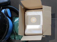 Stofzuiger numatic henry next 200 met doos stofzuigerzakken. - afbeelding 3 van  3