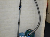 Stofzuiger philips met enkele stofzuigerzakken. - afbeelding 2 van  2