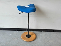 Stokke ergonomische balanskruk - afbeelding 1 van  2