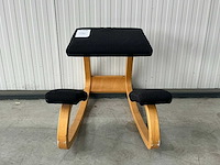 Stokke variér kniestoel - afbeelding 1 van  6